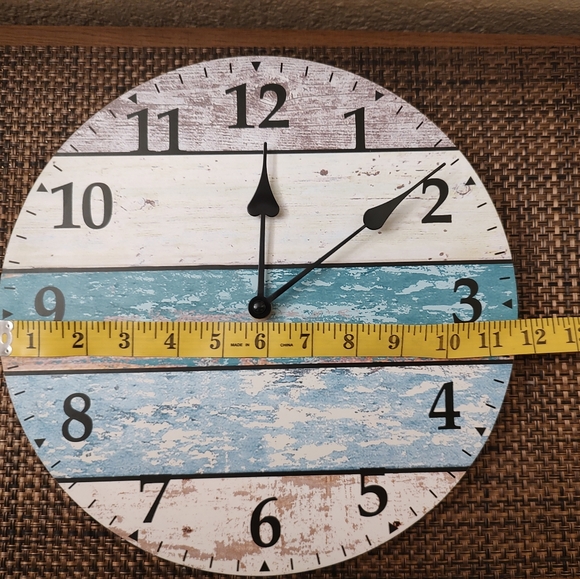 Nautical beach theme clock. - Picture 5 of 7